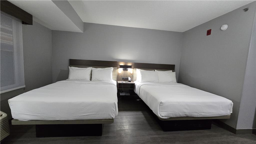 Hotel Savannah Gateway &