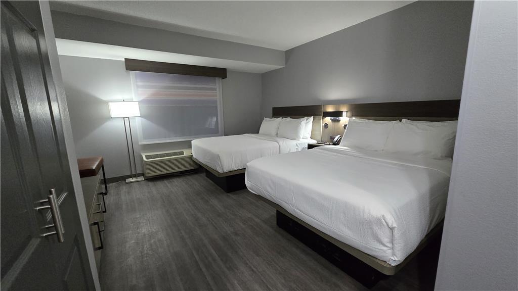 Savannah Gateway & 3*